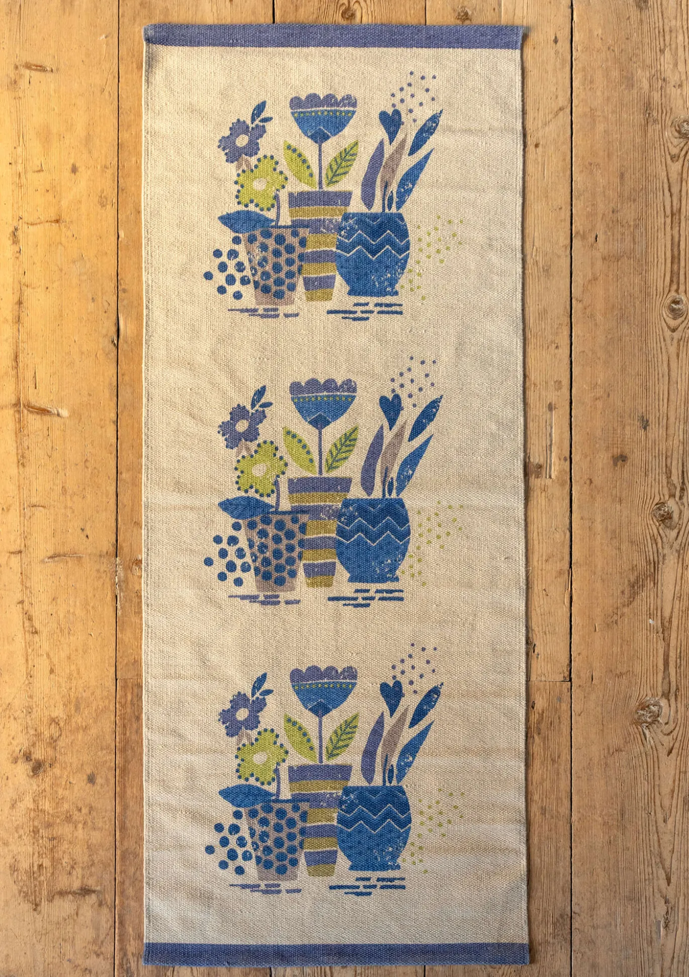 Gudrun Sjödén Bedruckter Läufer „Flower pots“ aus Bio-Baumwolle^ Teppiche | Heimtextilien