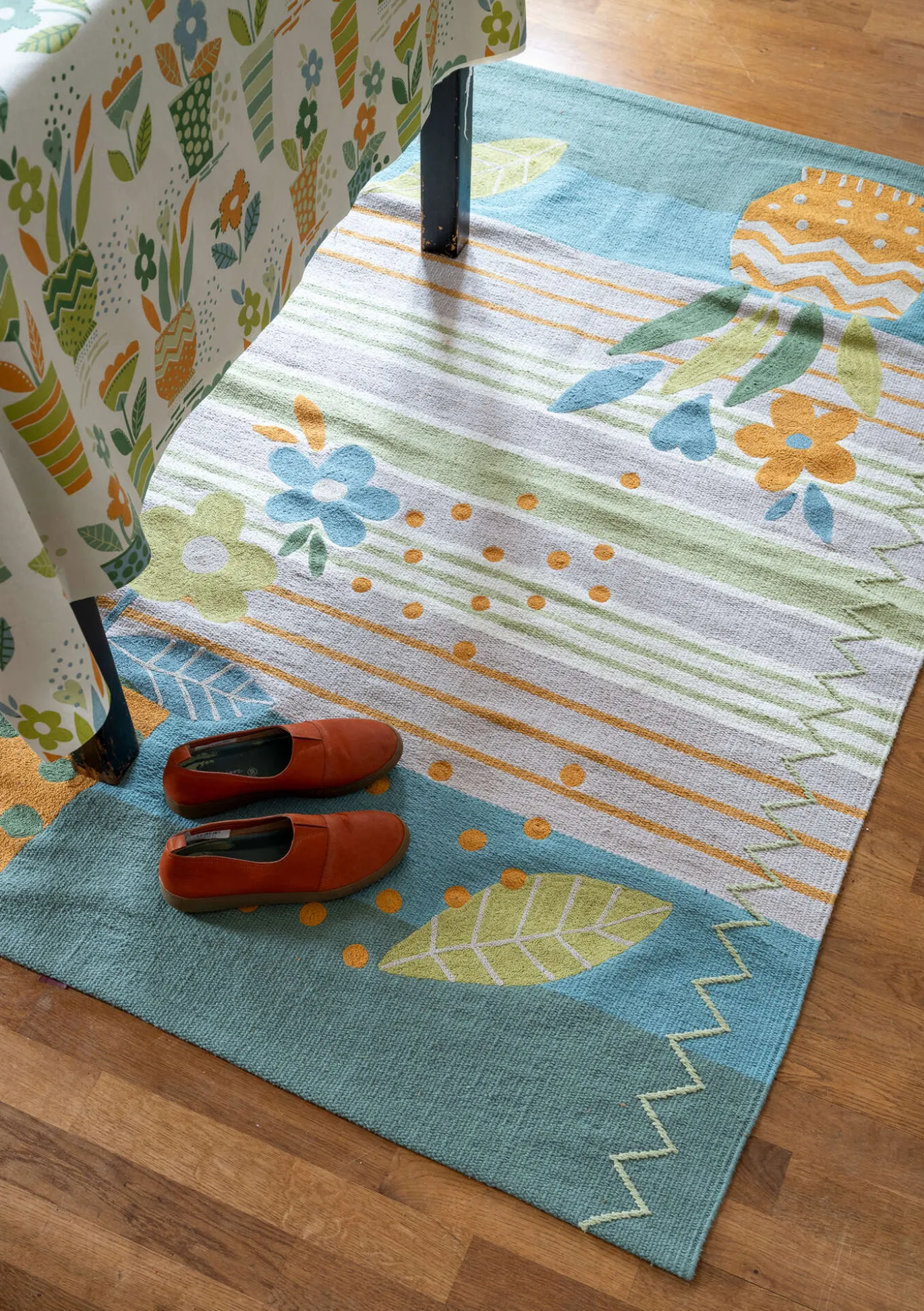 Gudrun Sjödén Bestickter Teppich „Flower bed“ aus Bio-Baumwolle^ Teppiche | Heimtextilien