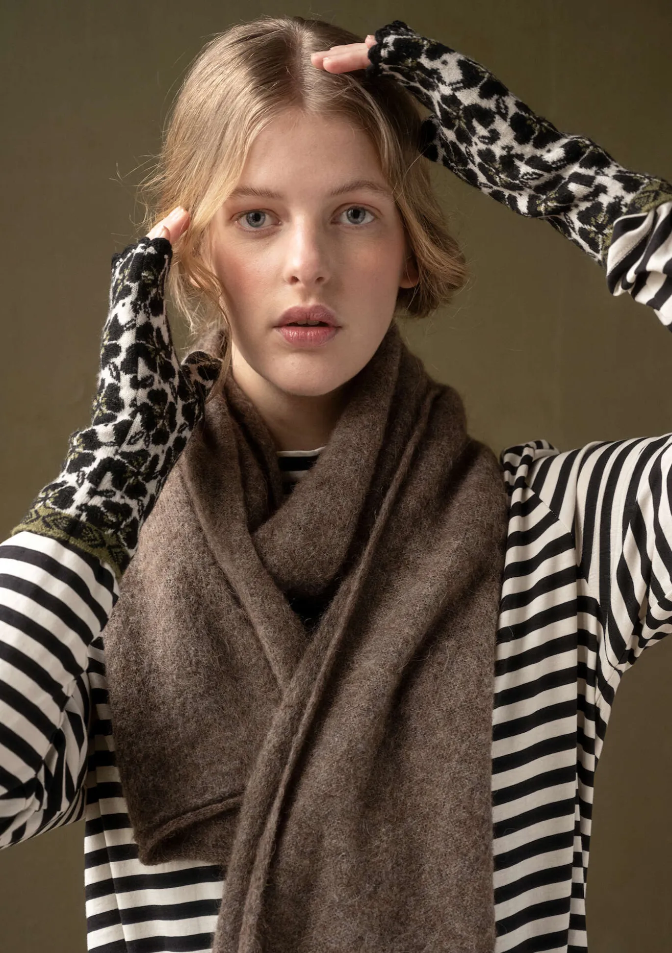 Gudrun Sjödén Handstulpen „Anemone“ aus Bio-Wolle^ Accessoires